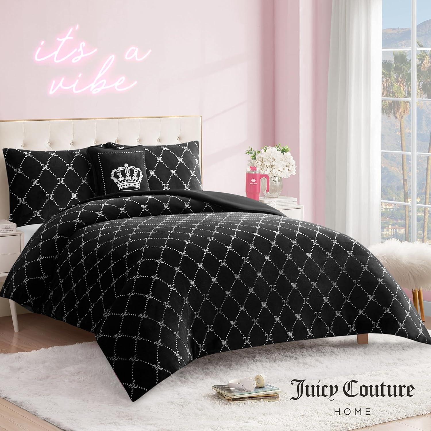Juicy Couture Plush Reversible Trellis Link 4-Piece Full/Queen Comforter Set with Decorative Pillow, Black